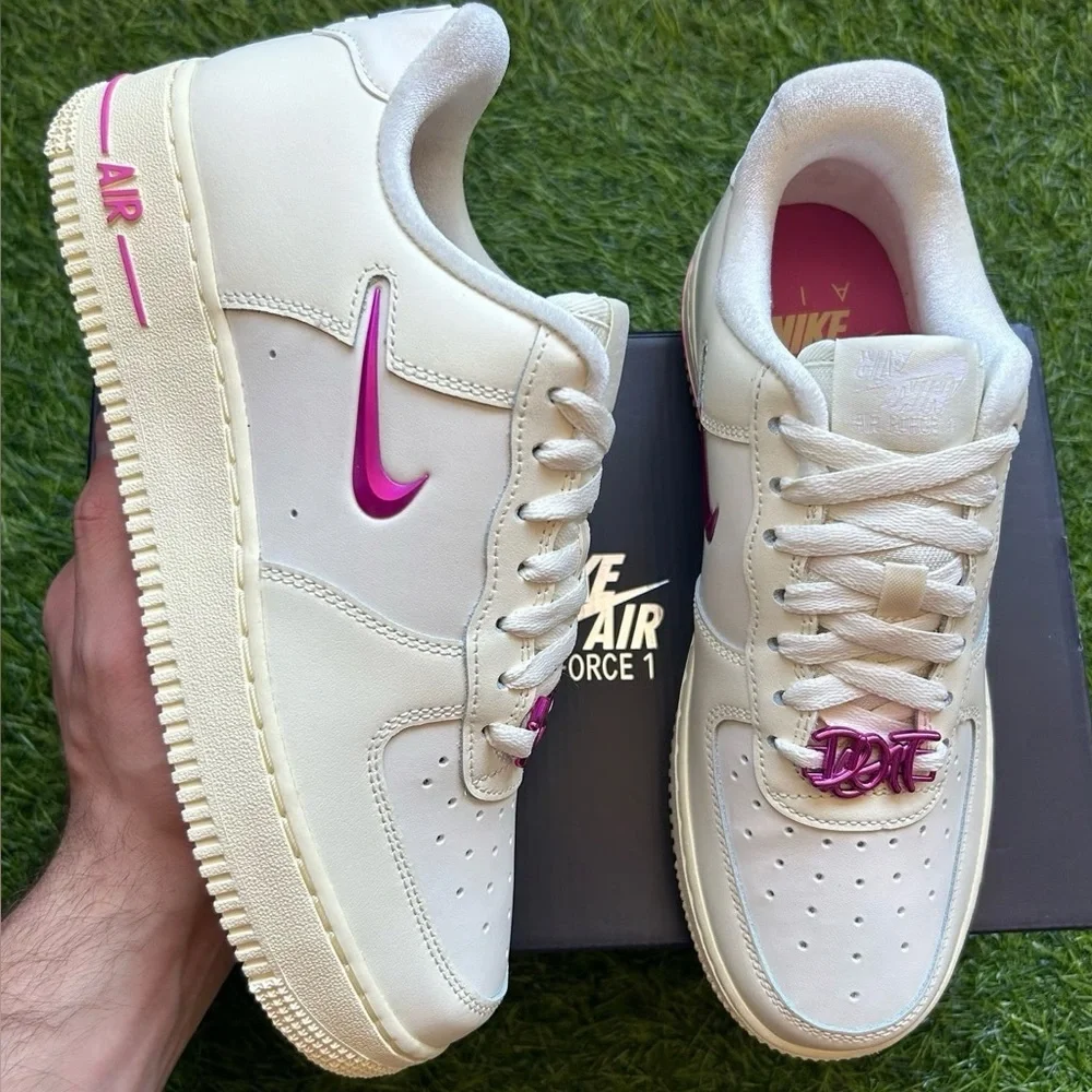 Nike Air Force 1‎ Women's Sneakers - Cream and Pink